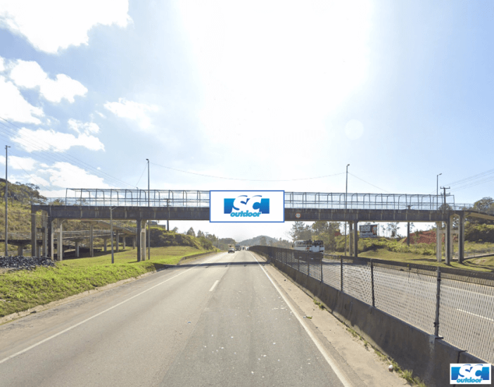 ANUNCIE NA PASSARELA EM PI&Ccedil;ARRAS