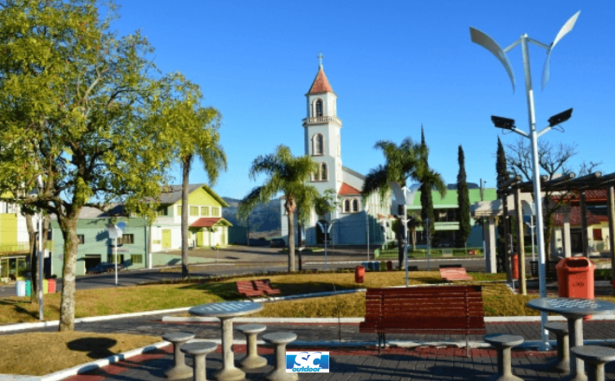 ANUNCIE OU CONSTRUA OUTDOOR EM &Aacute;GUA DOCE