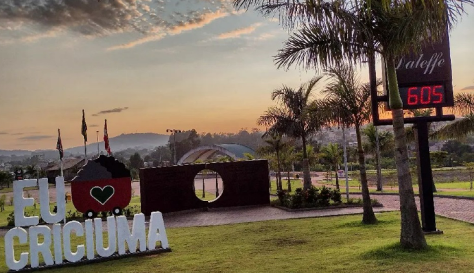 ANUNCIE BUSDOOR EM CRICI&Uacute;MA COM A SC OUTDOOR