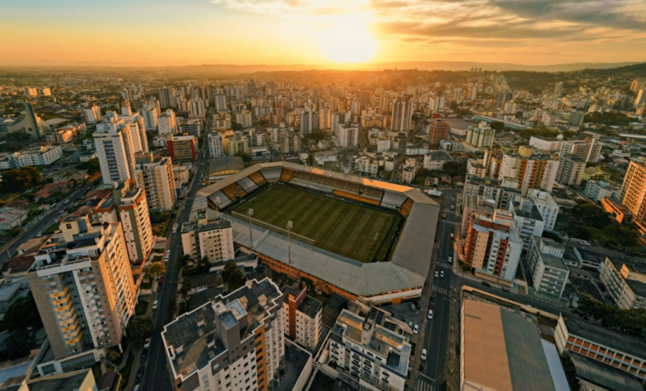 ANUNCIE PAINEL DE LED EM CRICI&Uacute;MA COM A SC OUTDOOR