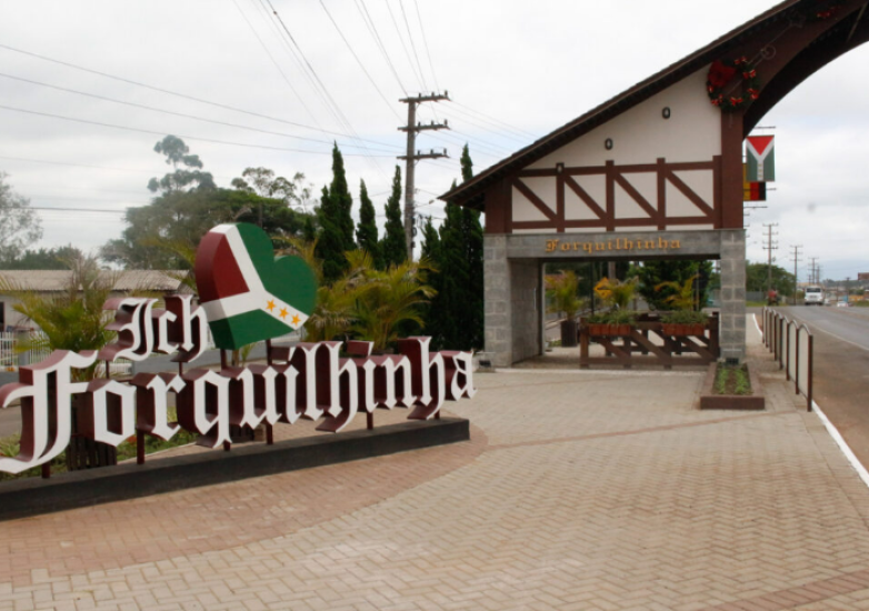 ANUNCIE PAINEL RODOVI&Aacute;RIO EM FORQUILHINHA